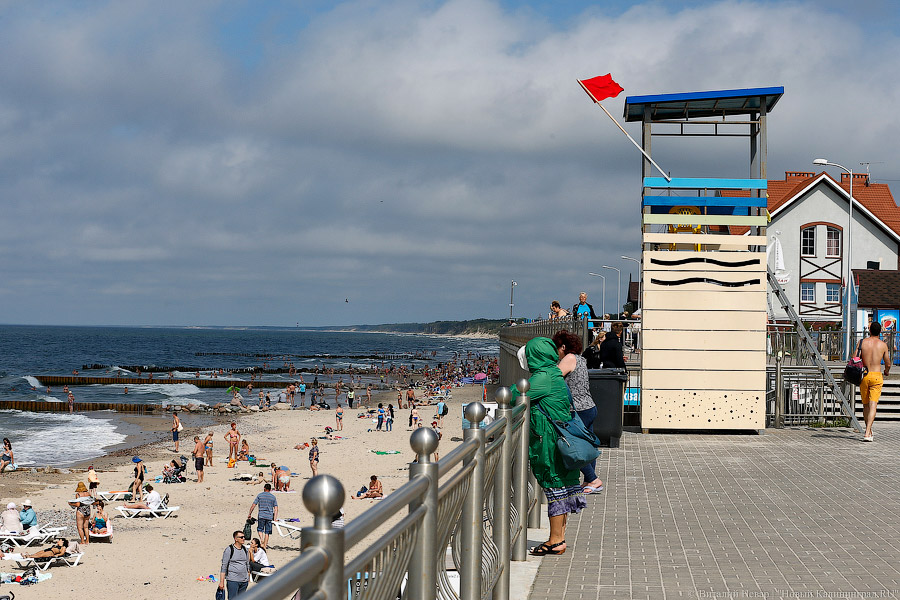 Спаси себя сам: кто отвечает за безопасность людей на пляже в Зеленоградске