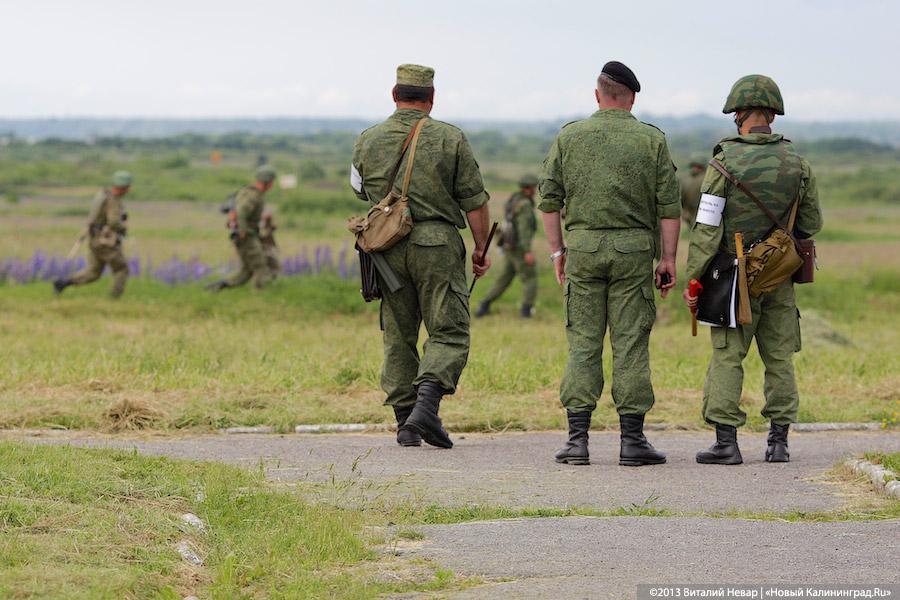 Полвека с морпехами: праздничные показательные выступления призывников 