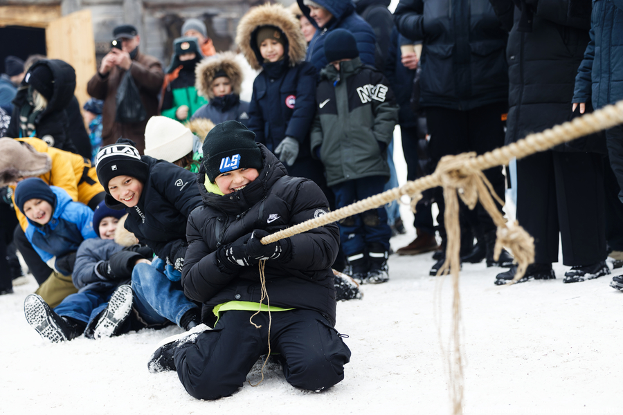 Блины, пляски и «самое большое» чучело: как отпраздновали Масленицу в «Каупе» (фото)