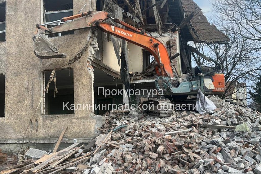 Прокуратура: директора фирмы будут судить за гибель экскаваторщика при сносе здания