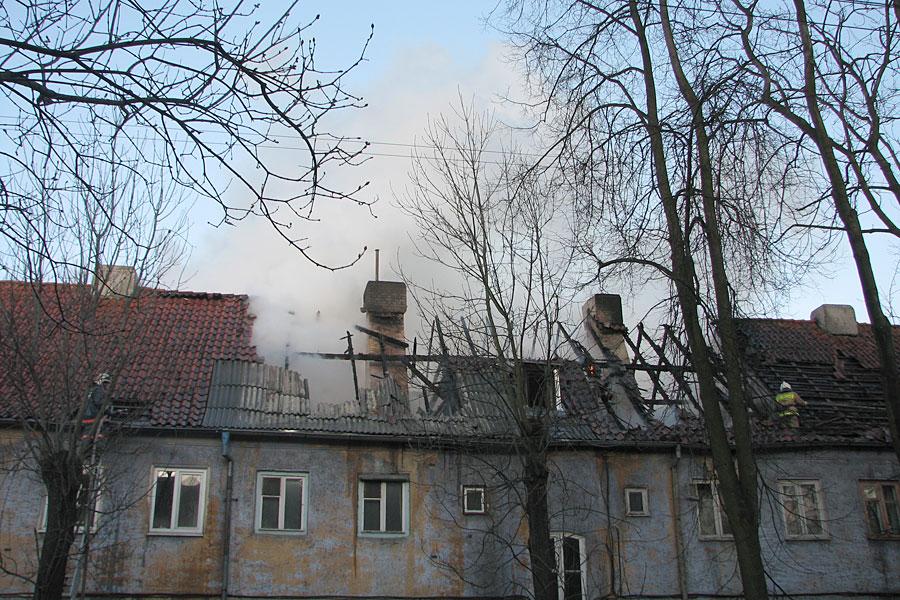 В Калининграде при пожаре в жилом доме погиб человек (фото)