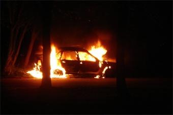 Ночью в Калининградской области сгорело 3 автомобиля, есть пострадавший