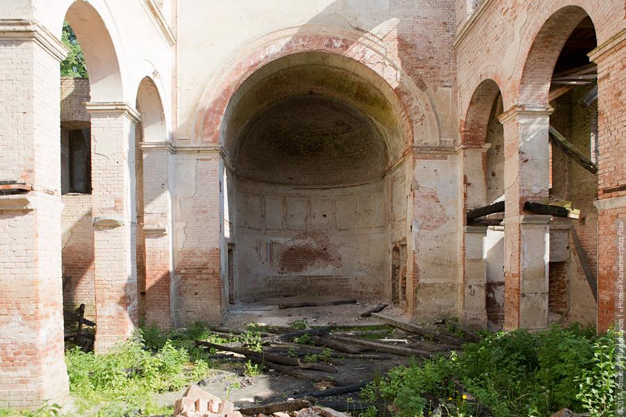 Пепел на руинах: что произошло с частично сгоревшей кирхой в Полесском районе