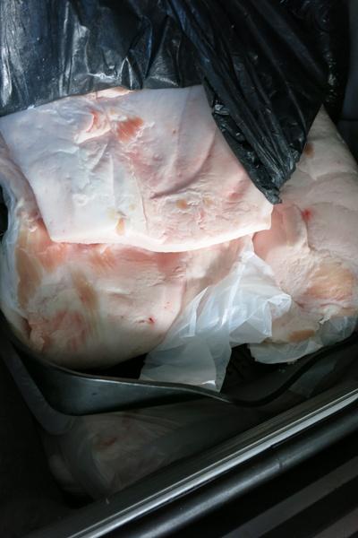 Россельхознадзор не пустил в область 14 россиян с тонной мяса из Польши и Литвы