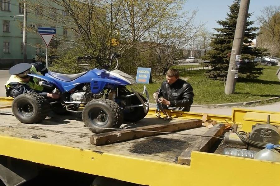 Инспекторы ГИБДД задержали в Калининграде квадроцикл и его водителя (+фото)