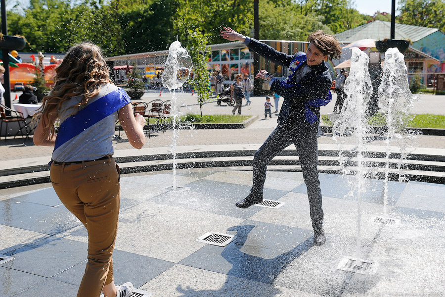 «Звонок для ученика»: как калининградские школьники отмечают конец учебного года