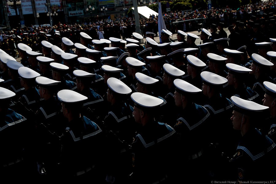 Курсантки, кадеты и танк: как прошёл Парад Победы в Калининграде (фото)