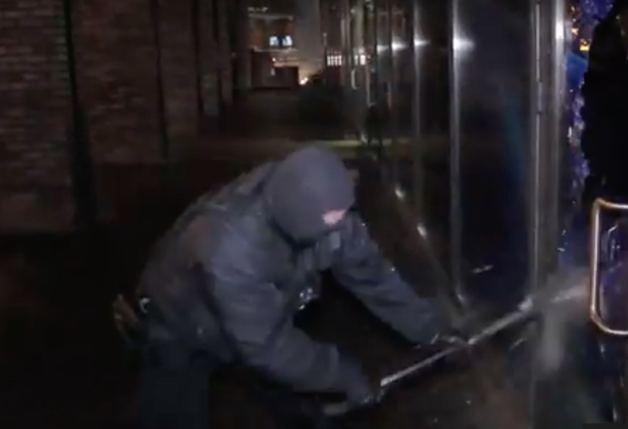 Опубликовано видео задержания подозреваемых в создании подпольных казино