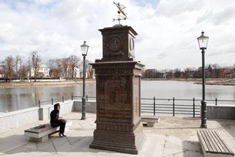 «К пуговицам претензий нет»: разбор «плиточных полётов» на Верхнем озере