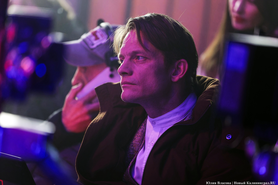 Цирк, дрессировщик и львы: в Калининграде проходят съемки фильма «Встань и иди» (фото)