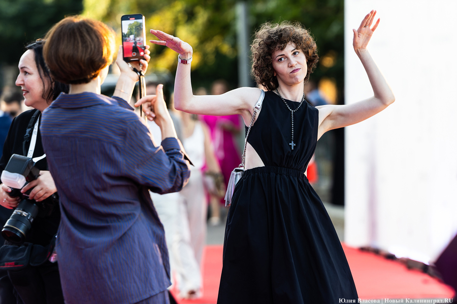 Обморок Антохи МС и голос Пересильд: как открывали фестиваль «Короче» (фото)