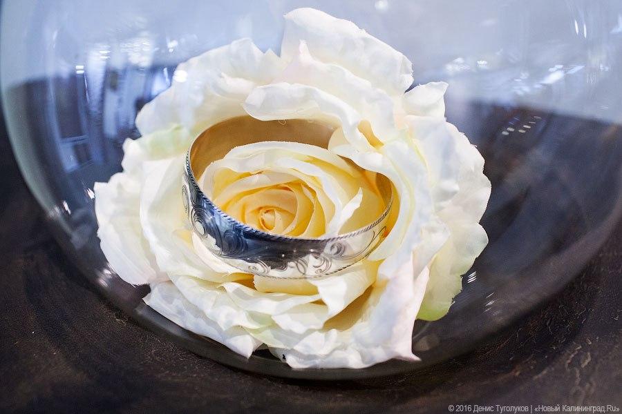 В масках и без гостей: в ЗАГСе рассказали, как проходят церемонии бракосочетания