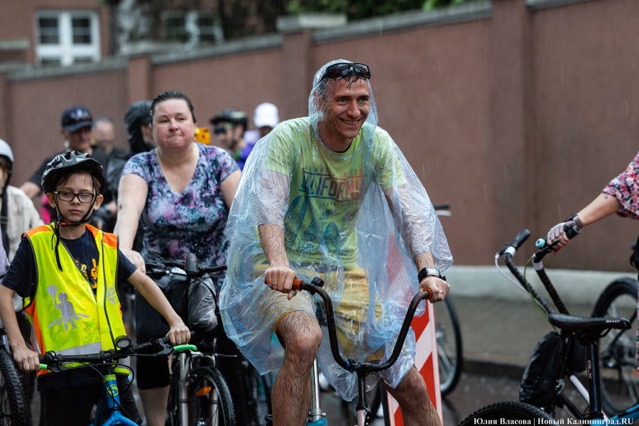 «Море положительных эмоций»: в Калининграде прошёл велопарад «День колеса» (фото)