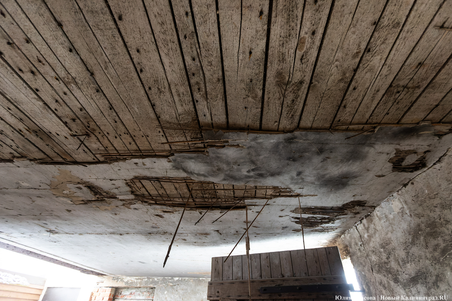 После 30 лет разрушений: в Железнодорожном готовятся к восстановлению фахверковых складов (фото)