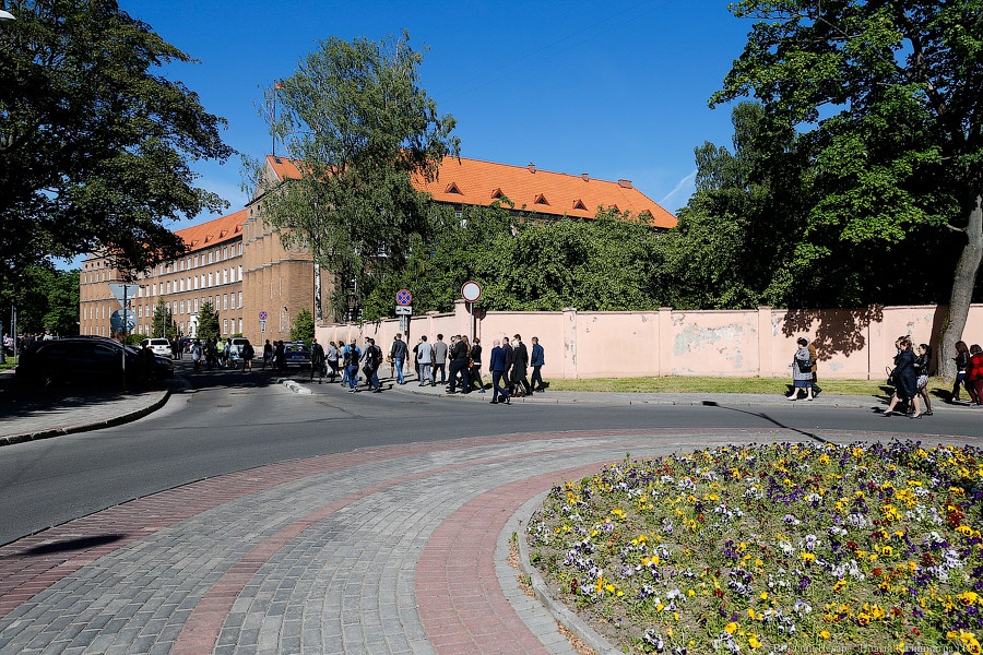 «Шланги, сирены, селфи»: как на Дмитрия Донского, 1, учились спасать всех врио