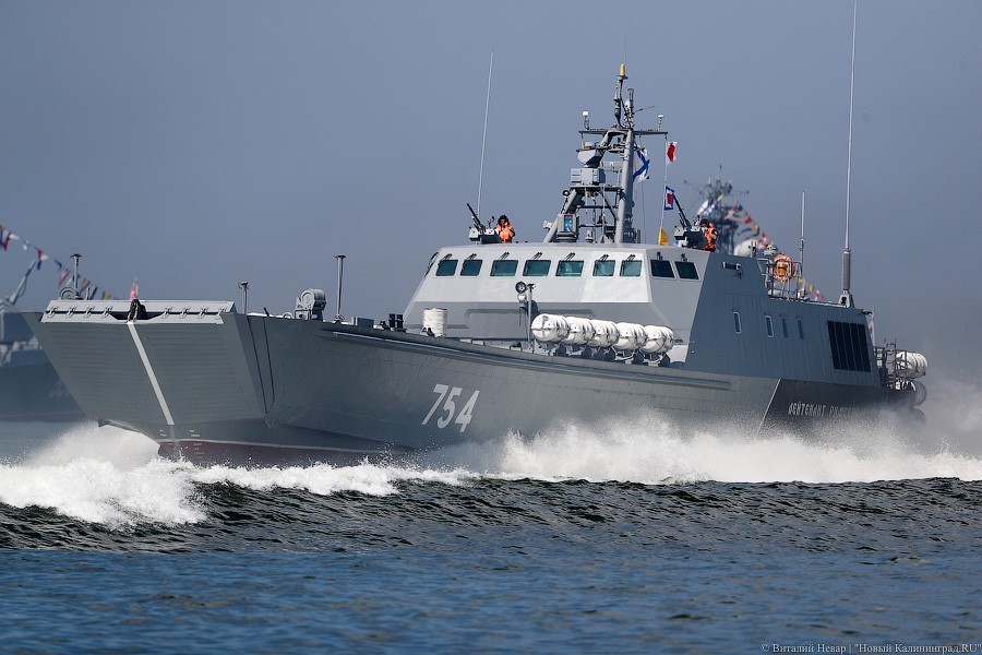 Праздничная программа: в Балтийске прошла репетиция парада ко Дню ВМФ (фото)