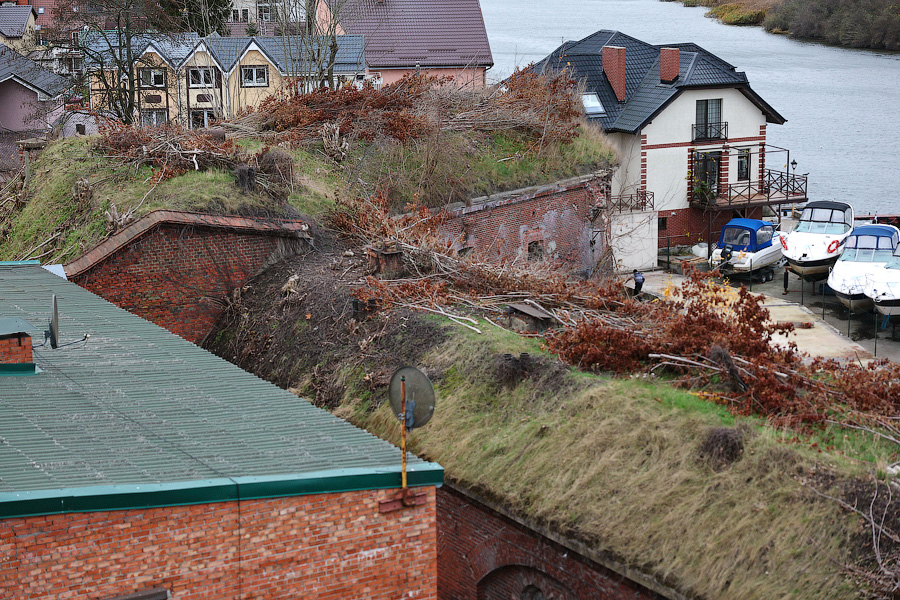 Бастион и порядок: в «Литве» провели первый субботник (фото)