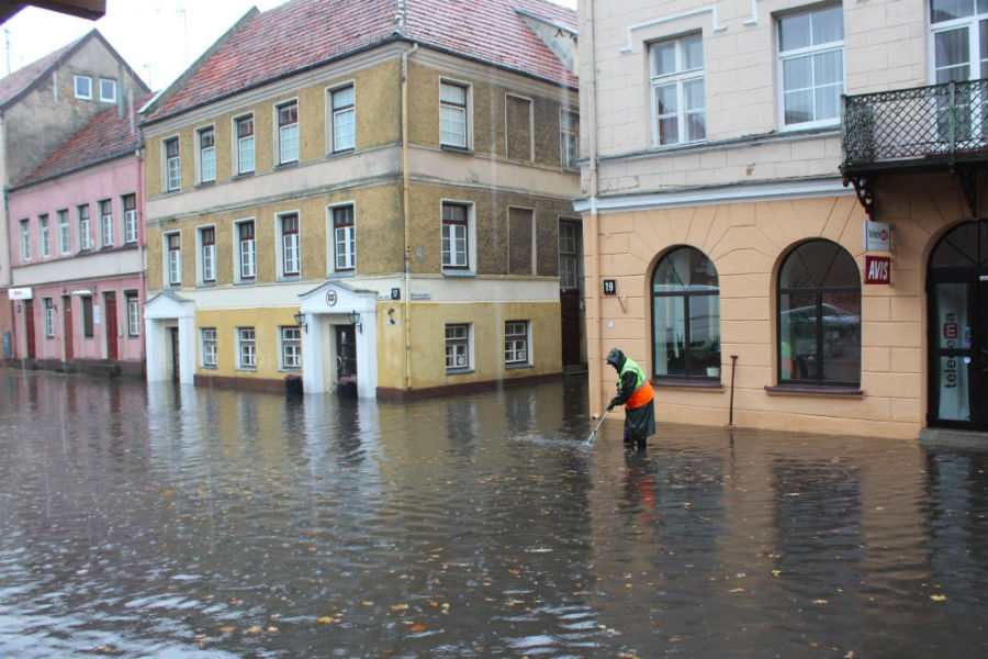 В Клайпеде из-за дождей затопило южную часть города