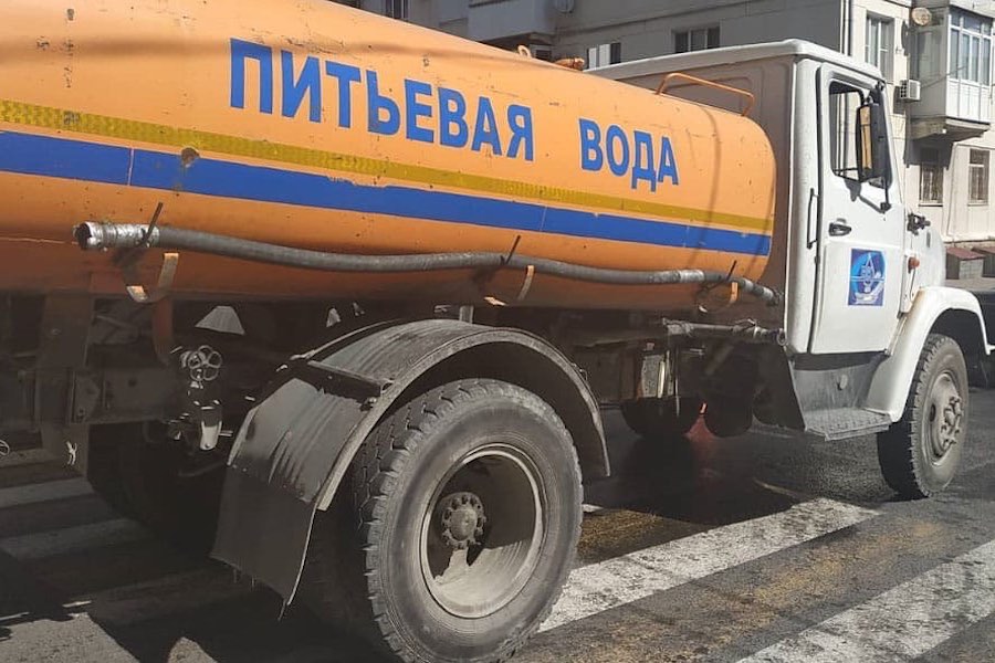 Жителям Васильково пришлось подвозить воду после пожара на «Мираторге» 