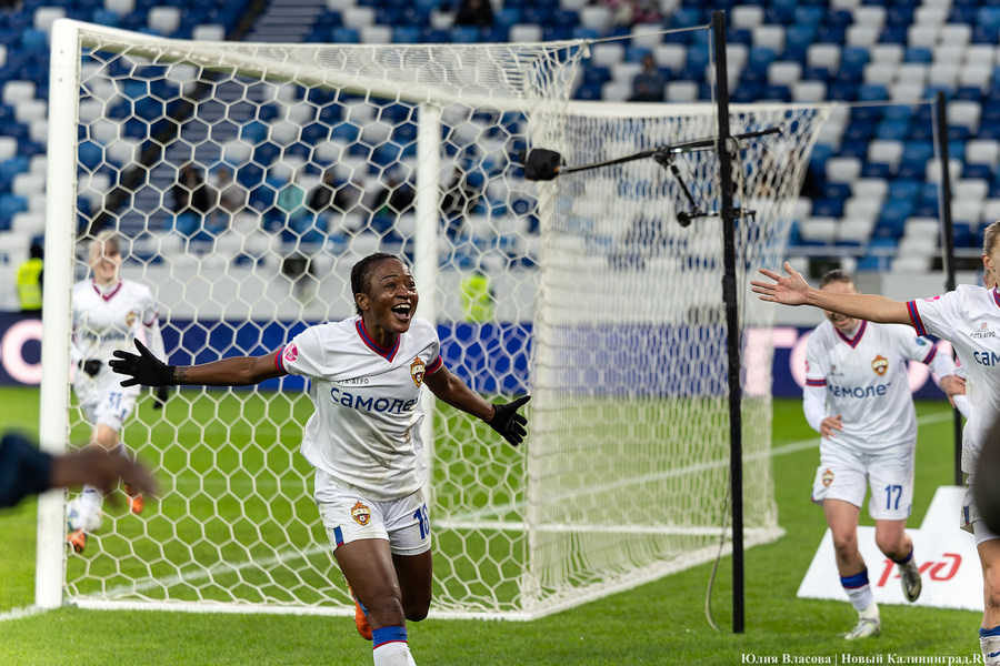 «Дерби двух столиц»: как футболистки ЦСКА обыграли «Зенит» на «Ростех Арене» (фото)