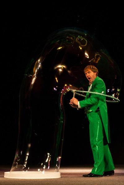 Волшебное шоу мыльных пузырей — праздник для взрослых и детей!