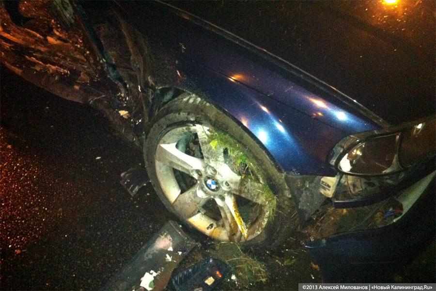 На Гагарина пьяный водитель протаранил BMW и сбил стоявшую рядом девушку (фото)