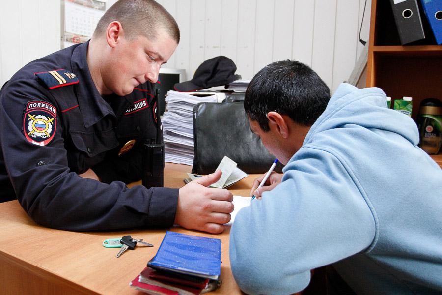 По-русски не понимаю: на Центральном рынке прошел рейд по поимке нелегалов
