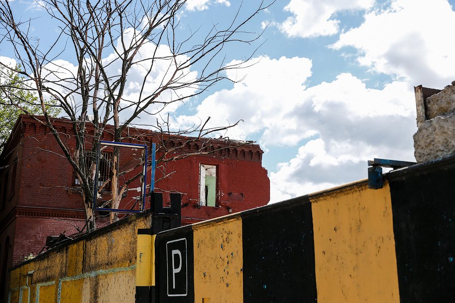 В Калининграде начали сносить здания военных казарм XIX века (фото) 