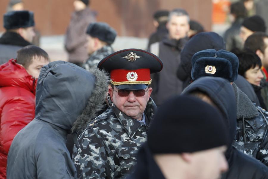 На площади Победы состоялся несанкционированный митинг: фоторепортаж