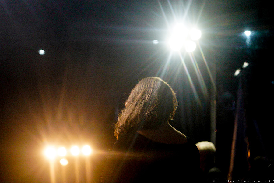 Любовь и жизнь: во Фридрихсбургских воротах выступила солистка Михайловского театра (фото)