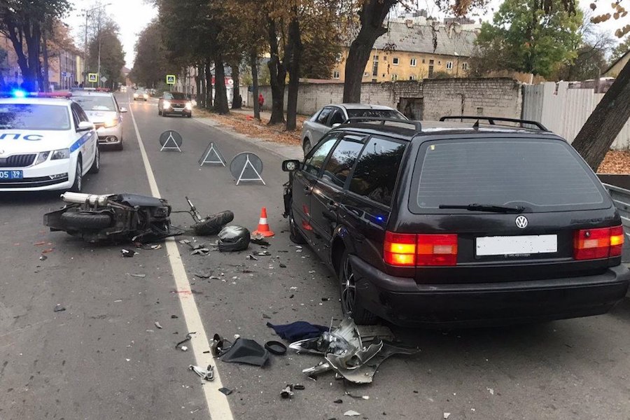 Выезд на одностороннюю: в ГИБДД рассказали о ДТП с мотороллером на Морозова (фото)