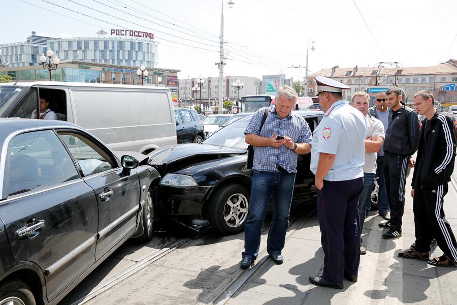 Не разъехались: крупная авария в центре города 