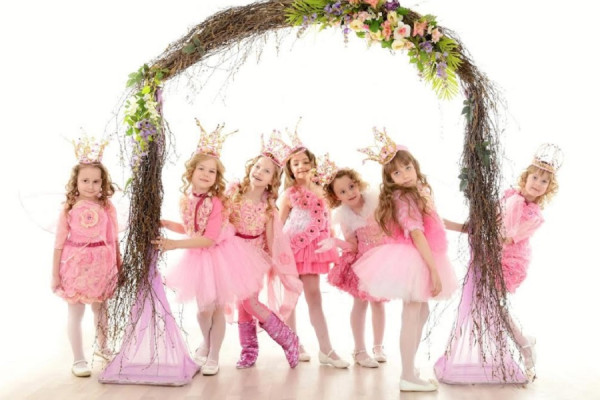 «Тсс, это только для девочек!»: театр моды «TE FiTi» объявляет набор