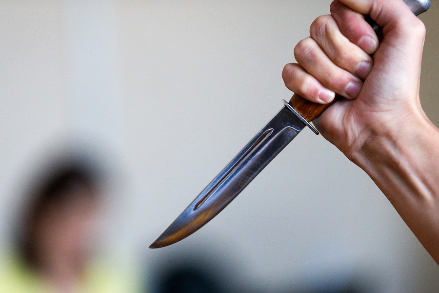 В Калининграде девушка ударила 40-летнего сожителя ножом в грудь  