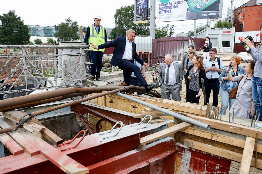 Подарок мэру: как строители успевают ремонтировать Деревянный и Высокий мосты