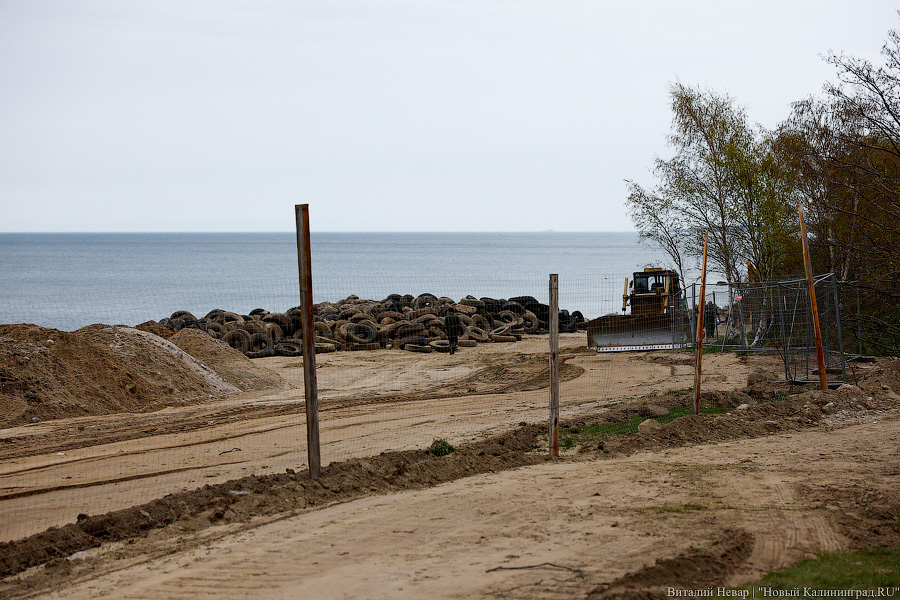 Пляж огородили: что происходит в Филинской бухте после начала стройки (фото) (исправлено)