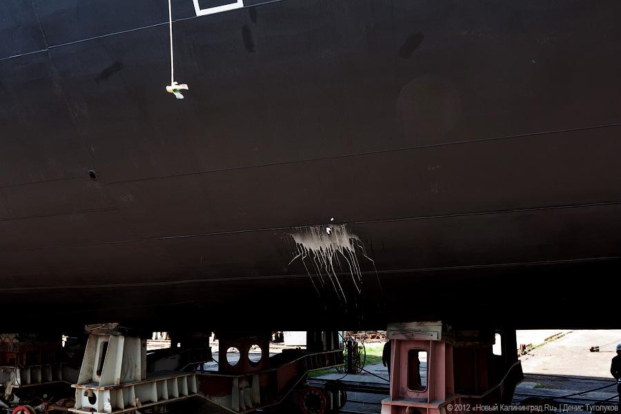 «Подарок ко Дню рождения»: фоторепортаж со спуска на воду БДК «Иван Грен»