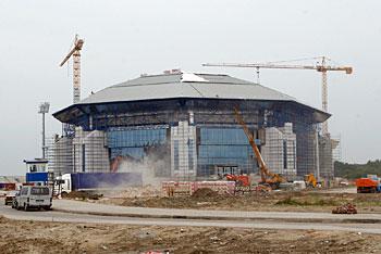 Эксперты пришли в шок от качества строительства спорткомплекса на Сельме