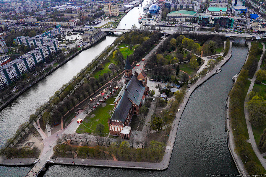 Под винтом вертолёта о чем-то поёт: воздушный парад глазами участника (фото)