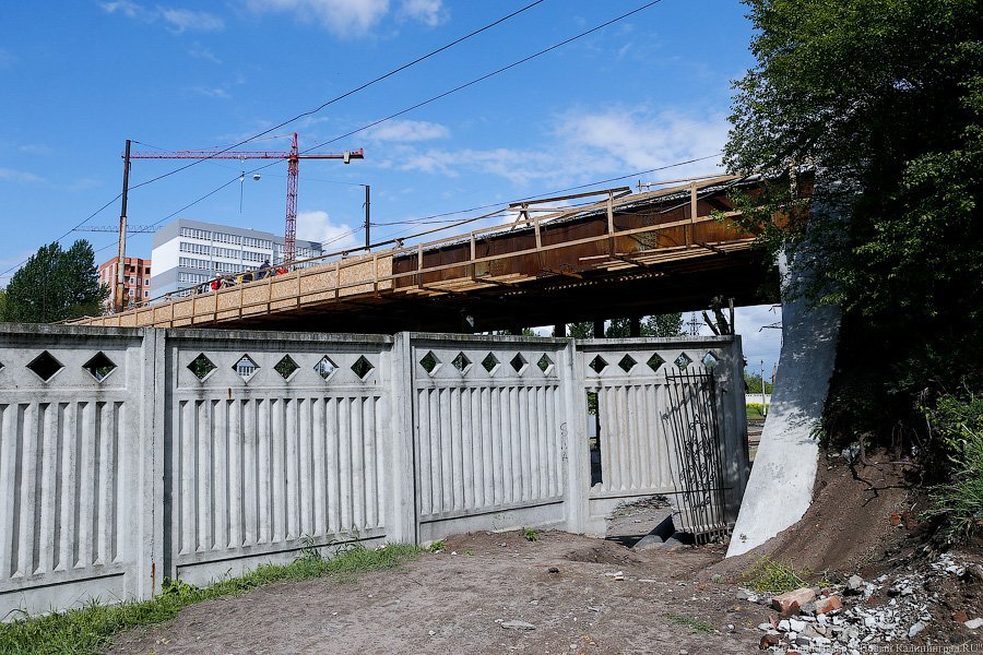 С переменным успехом: мост на Суворова ремонтируется с отставанием (фото)