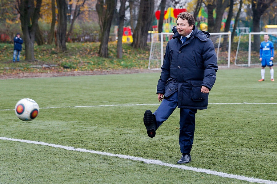 Футбол на синтетике: как в Калининграде на искусственном поле играли