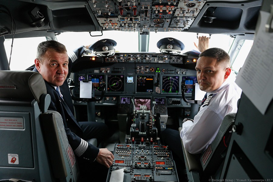 «Здравствуй, тезка»: в «Храброво» приземлился самолет «Калининград» (фото)