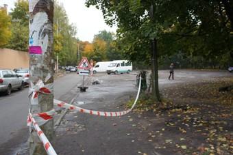 В центре Калининграда на ул. Юношеская закрыли бесплатную парковку