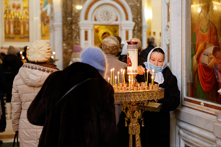 Без проруби, но с литургией: в Храме Христа Спасителя провели праздничную службу (фото)