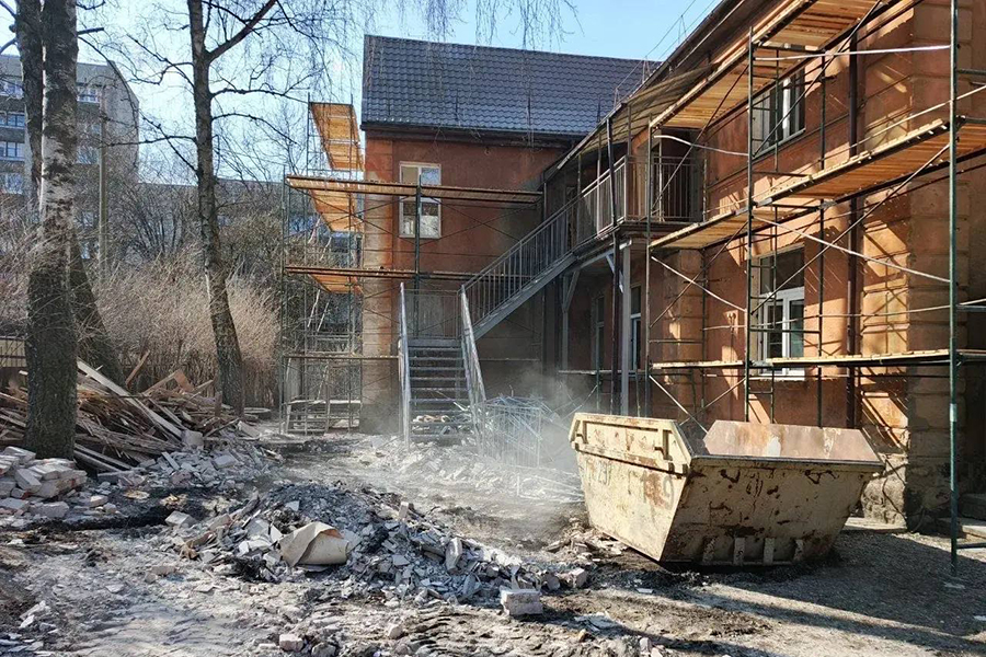 В Калининграде приступили к ремонту «Дома семьи» (фото)