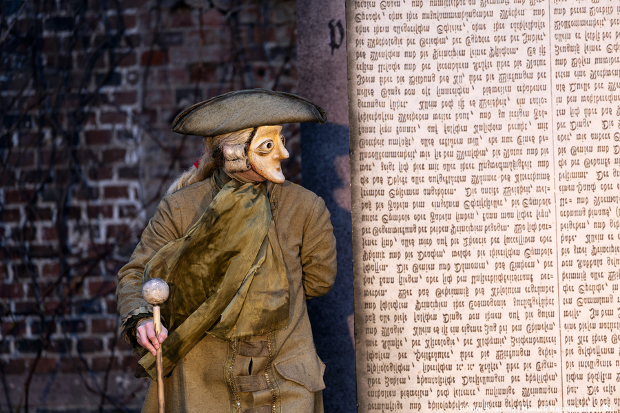 Не кантовать: в башне «Врангель» сыграли спектакль про Канта