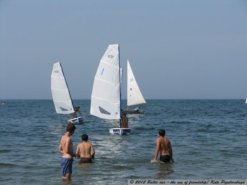 «Давайте дружить морями!»: репортаж с регаты в Пионерском