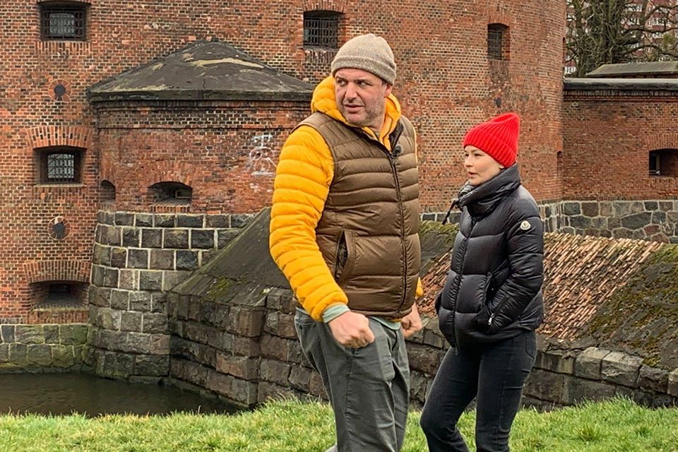 Юлия Пересильд и Максим Виторган участвуют в съёмках в Музее янтаря (фото)