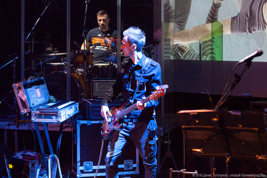 Горе, если не впал в безмолвие:  Вячеслав Бутусов и «Ю-Питер» на «Вагонке»