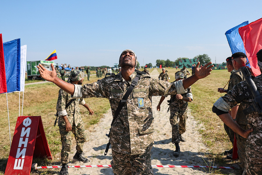 И Гвинея тоже: на конкурс в Хмелевку «высадился» десант из дружественных стран (фото)
